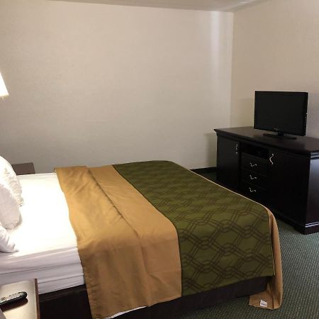 Econo Lodge Wisconsin Rapids Exterior foto