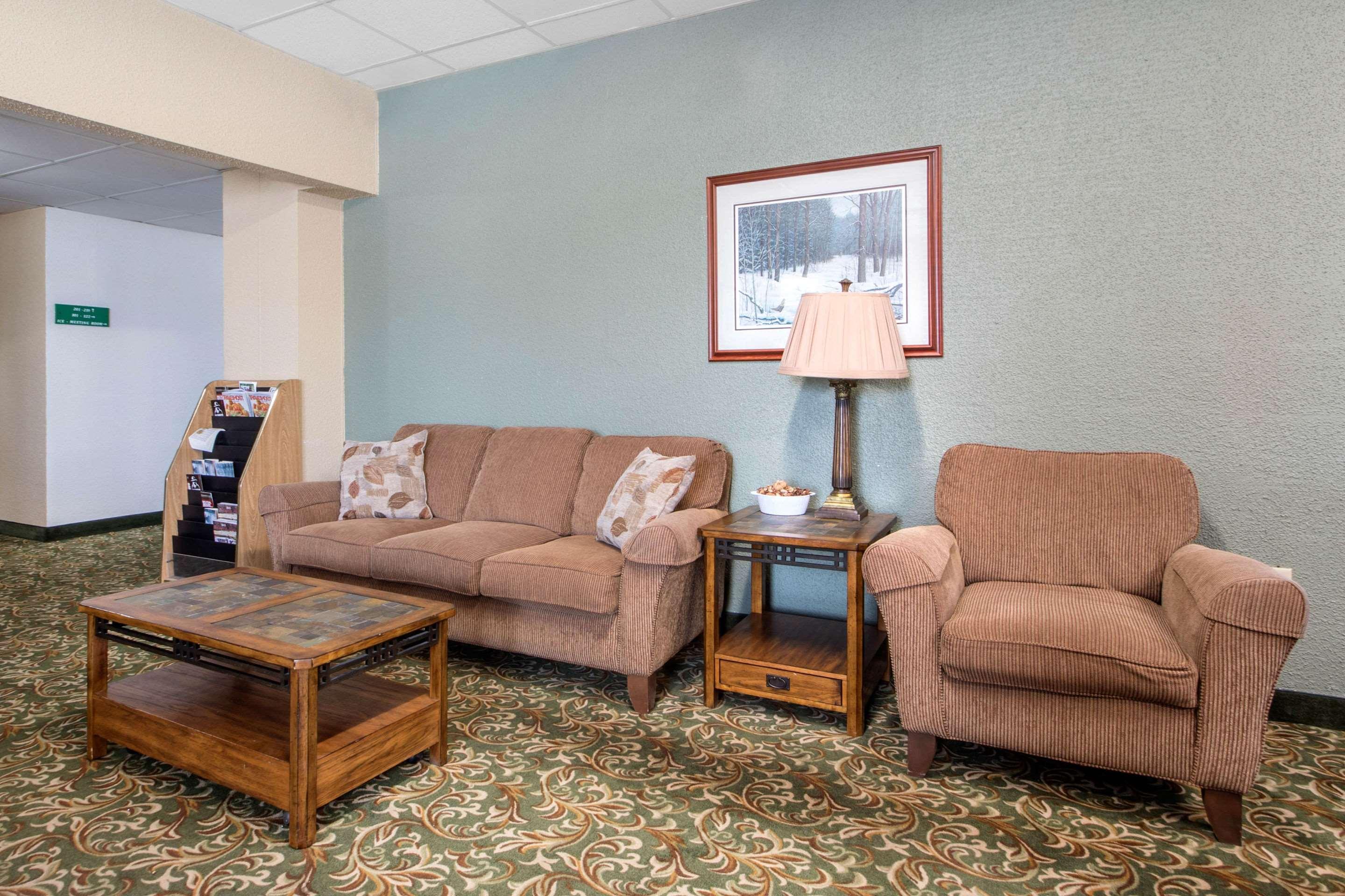 Econo Lodge Wisconsin Rapids Exterior foto